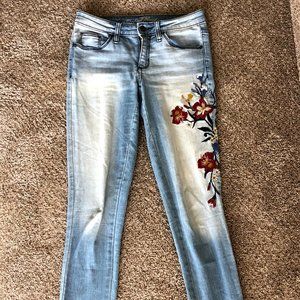 Universal Thread 00 Embroidered Skinny Jeans